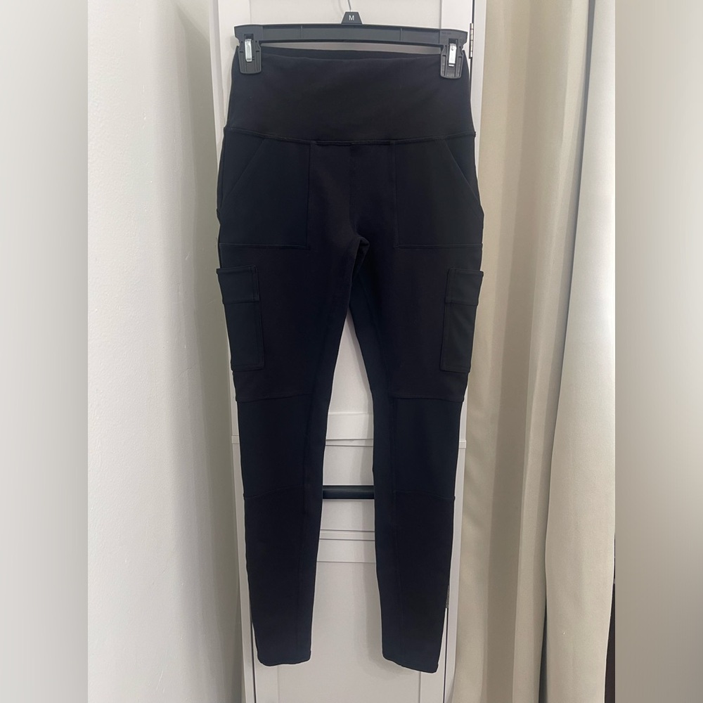 ALO Black High-Waisted Cargo Leggings, Women’s Size Small - Picture 2 of 7